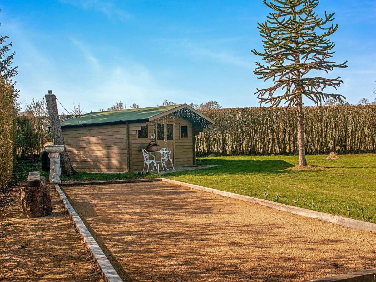 Beautiful And Spacious Holiday Home With P Tanque Court And Countryside Views Somme-Leuze Kamer foto