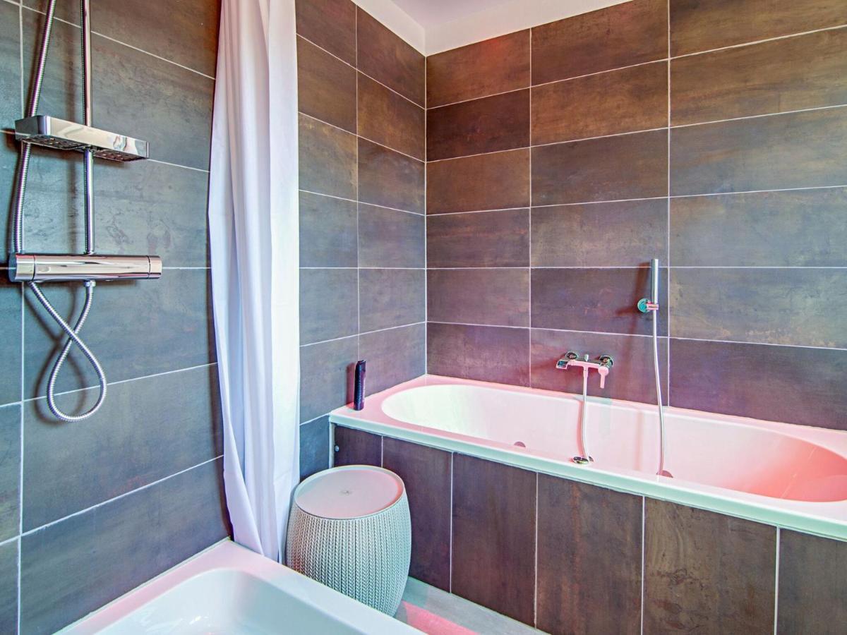 Beautiful And Spacious Holiday Home With P Tanque Court And Countryside Views Somme-Leuze Buitenkant foto